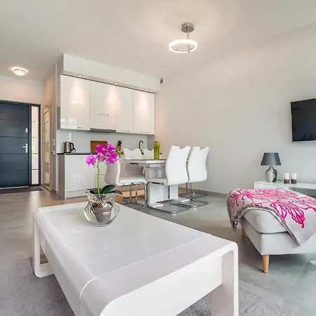 Prestige House - 2 Sypialnie Z Ogródkiem I Basenem Pobierowo