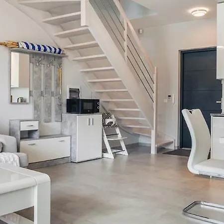 Prestige House - 2 Sypialnie Z Ogródkiem I Basenem Lejlighed Pobierowo