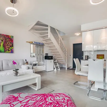 Prestige House - 2 Sypialnie Z Ogródkiem I Basenem *